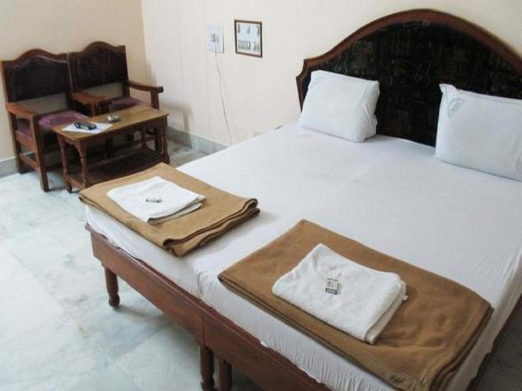 Hotel Geethanjali Residency Bhadrāchalam Exterior photo