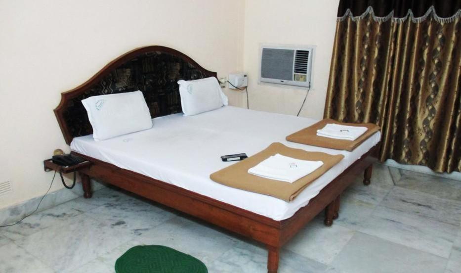 Hotel Geethanjali Residency Bhadrāchalam Exterior photo