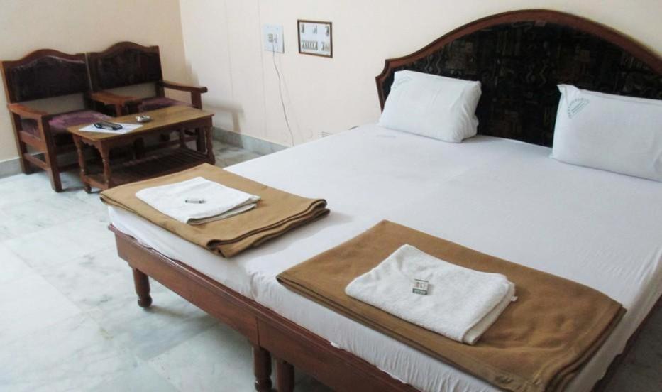 Hotel Geethanjali Residency Bhadrāchalam Exterior photo